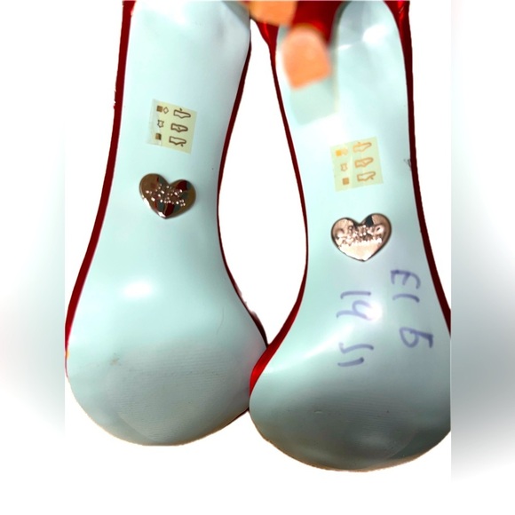 Blue by Betsey Johnson Sarah Elegant Red Satin Stiletto Heels, size 10M - Picture 9 of 14